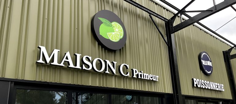 You are currently viewing Pose de signalétique enseigne sur mesure à Lille