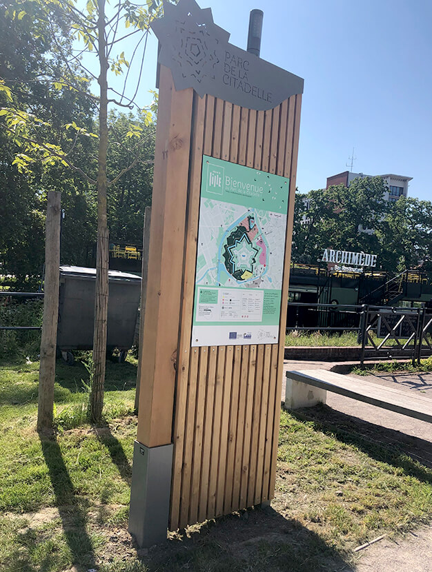 You are currently viewing Devis pour totem extérieur publicitaire à Lille