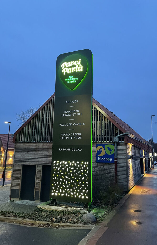 Totem extérieur publicitaire à Roubaix et à Tourcoing